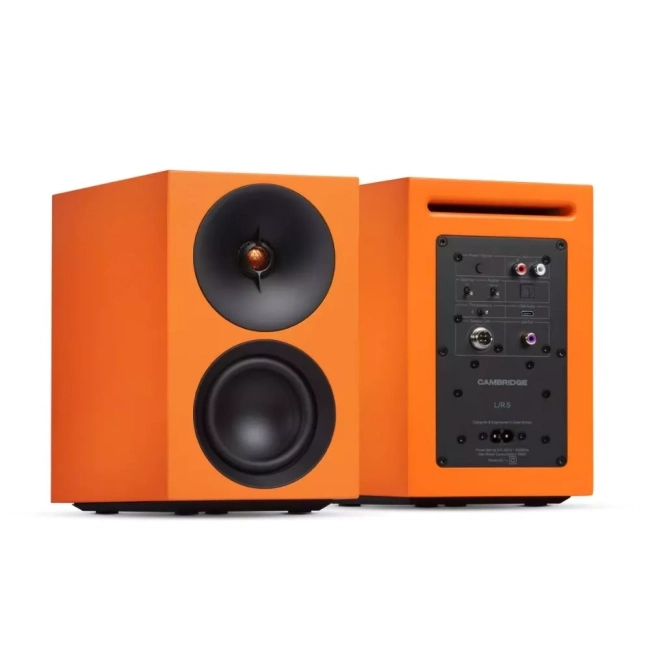 Cambridge Audio L/R S + gramofon Spira Pomarańczowy – ujęcie zestawu stereo