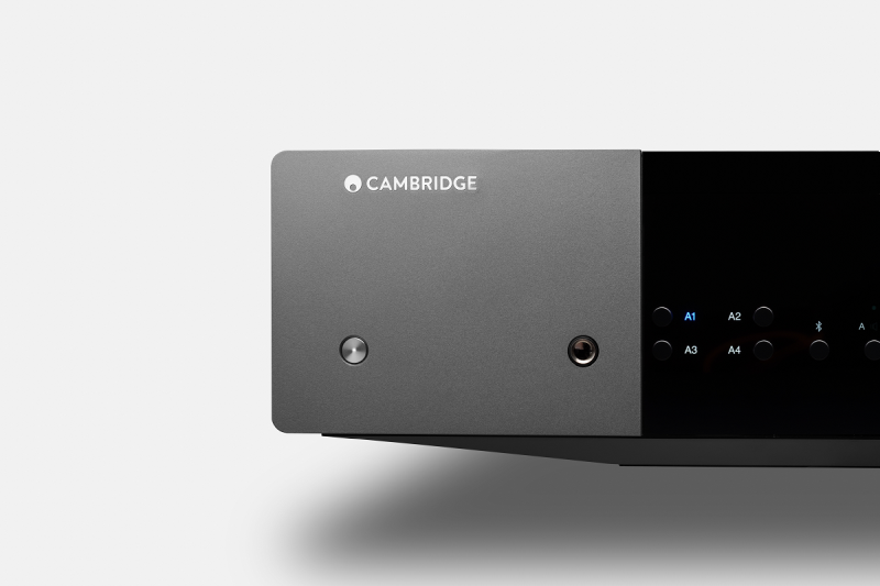 Cambridge Audio EXA100 szary - wzmacniacz zintegrowany – zbliżenie detalu