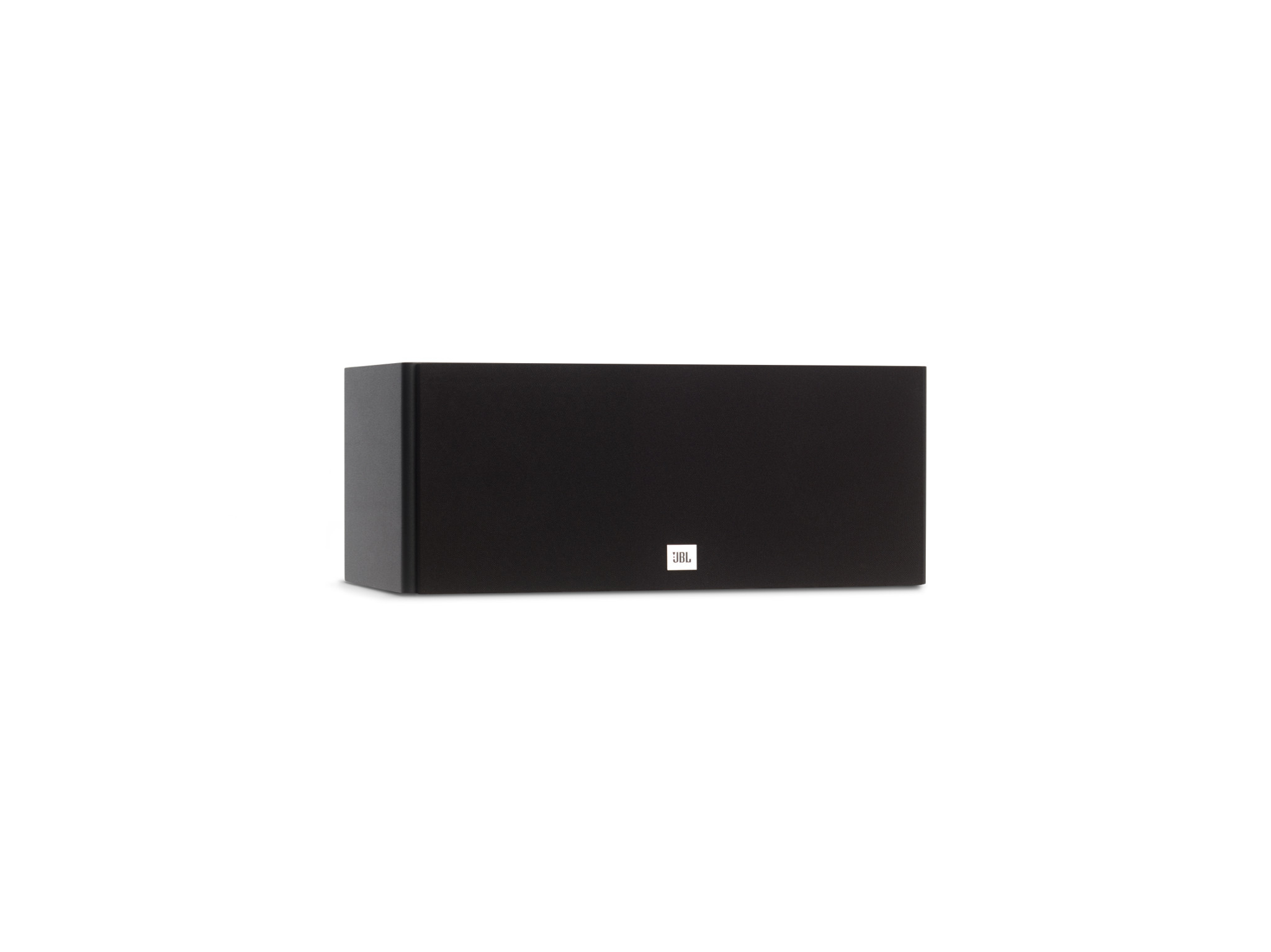 JBL Stage A125C – głośnik centralny z założoną maskownicą, ujęcie pod kątem