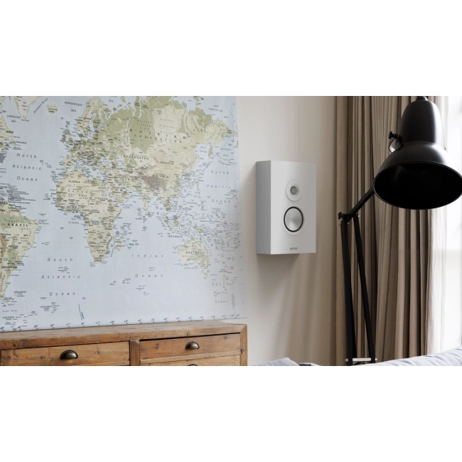 Monitor Audio Silver On-Wall 8G orzech – fotografia wersji orzechowej